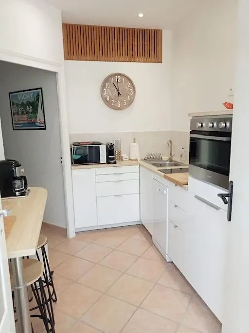 Appartement 80 M2 Au Coeur De Vichy 0*,  France